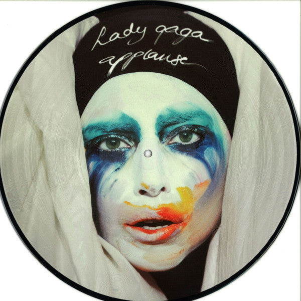 Lady Gaga – Applause