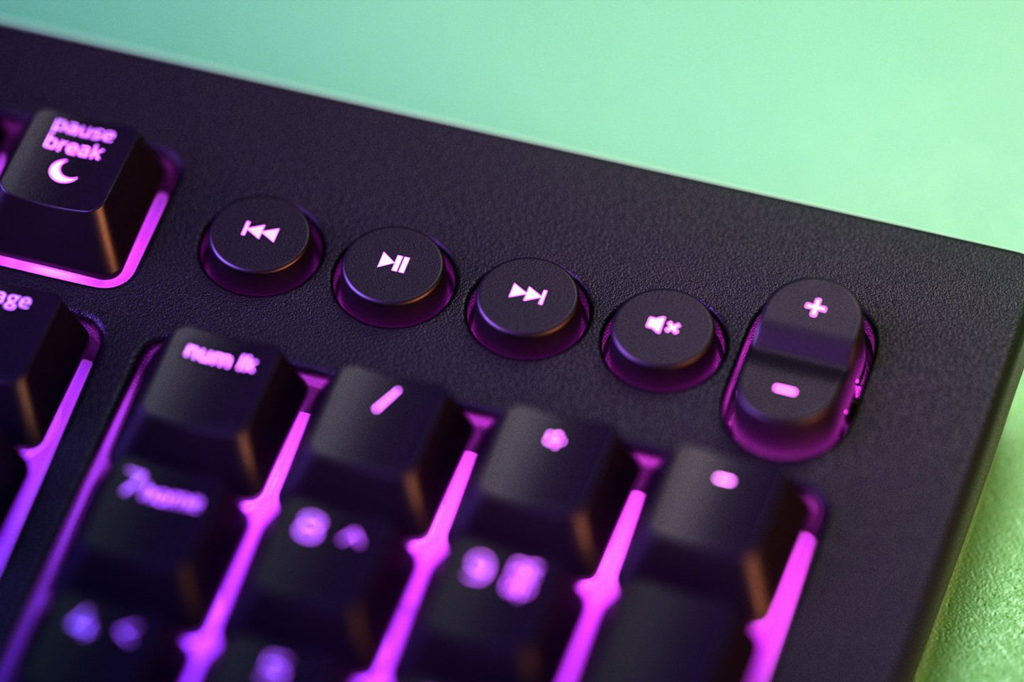 RAZER CYNOSA V2 -CHROMA RGB MEMBRANE GAMING KEYBOARD-US LAYOUT